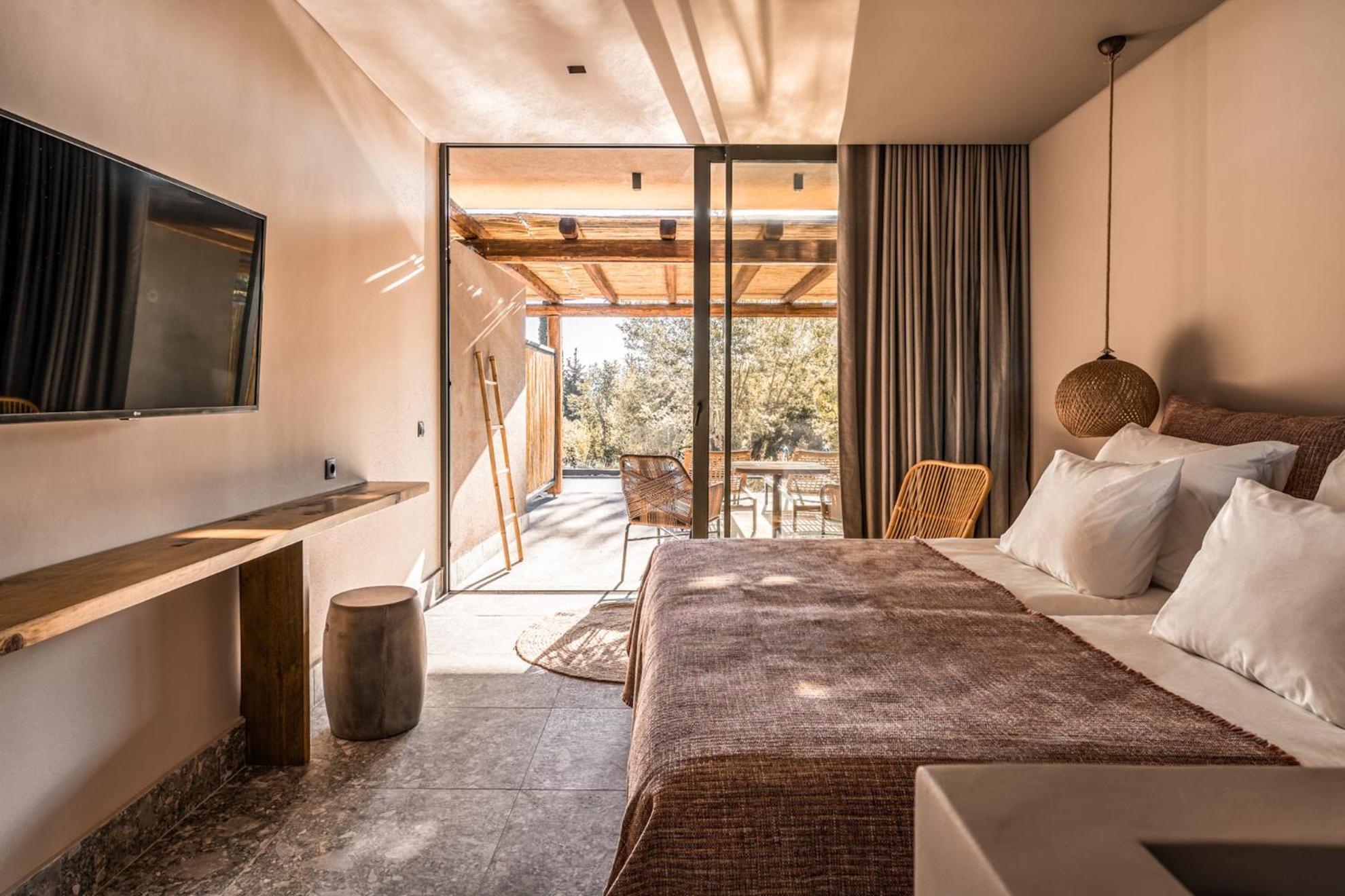 Double Swim up Pool Rooms